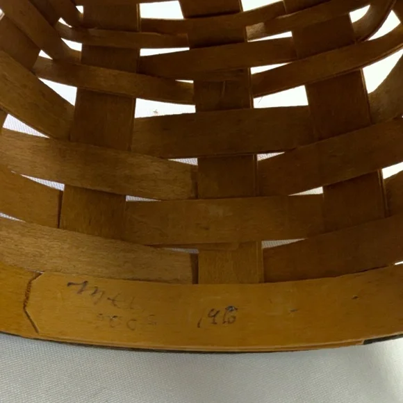 Longaberger Small Basket w/leather handles - Picture 5 of 5